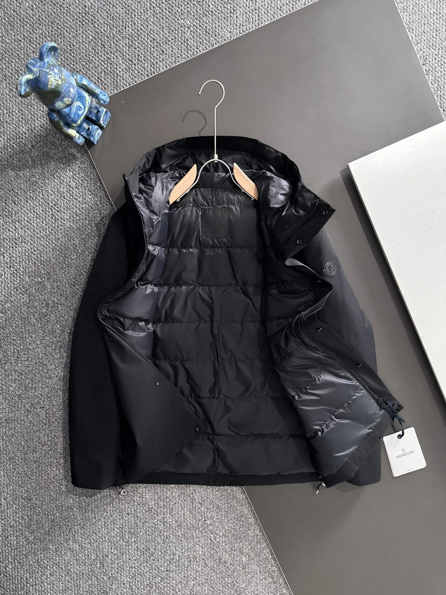 Mon*cler Gatillier " " 。 Gatillier 。 ， ， ， 。 ， 。 ， ， ， ， 。 ， ， 。 ， 、 、 、 。 ， 。 ，Moncler Gatillier ， 。 Size：1 2 3 4 5 25045Size ： 1 : 51cm- 118cm- 72cm- 64 2 : 52cm- 122cm- 73cm- 65 3 : 53cm- 126cm- 75cm- 66 4 : 54cm- 130cm- 76cm- 67 5 : 55cm- 134cm- 78cm- 68